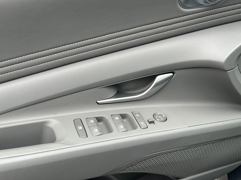 Thumbnail: 2026 Hyundai Elantra - 22