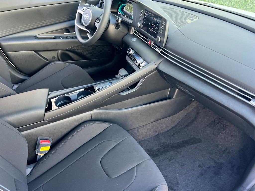 Thumbnail: 2025 Hyundai Elantra - 13