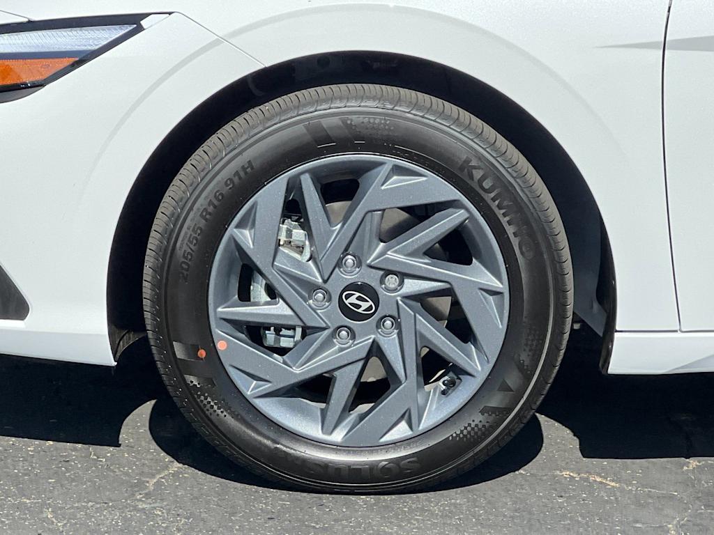 Thumbnail: 2025 Hyundai Elantra - 8