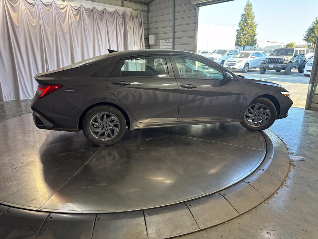Thumbnail: 2026 Hyundai Elantra - 15