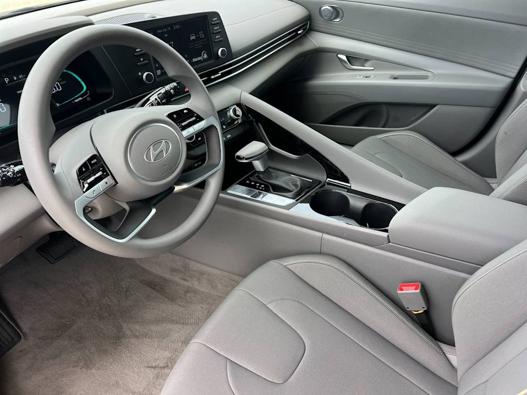 2026 Hyundai Elantra Blue - Photo 9