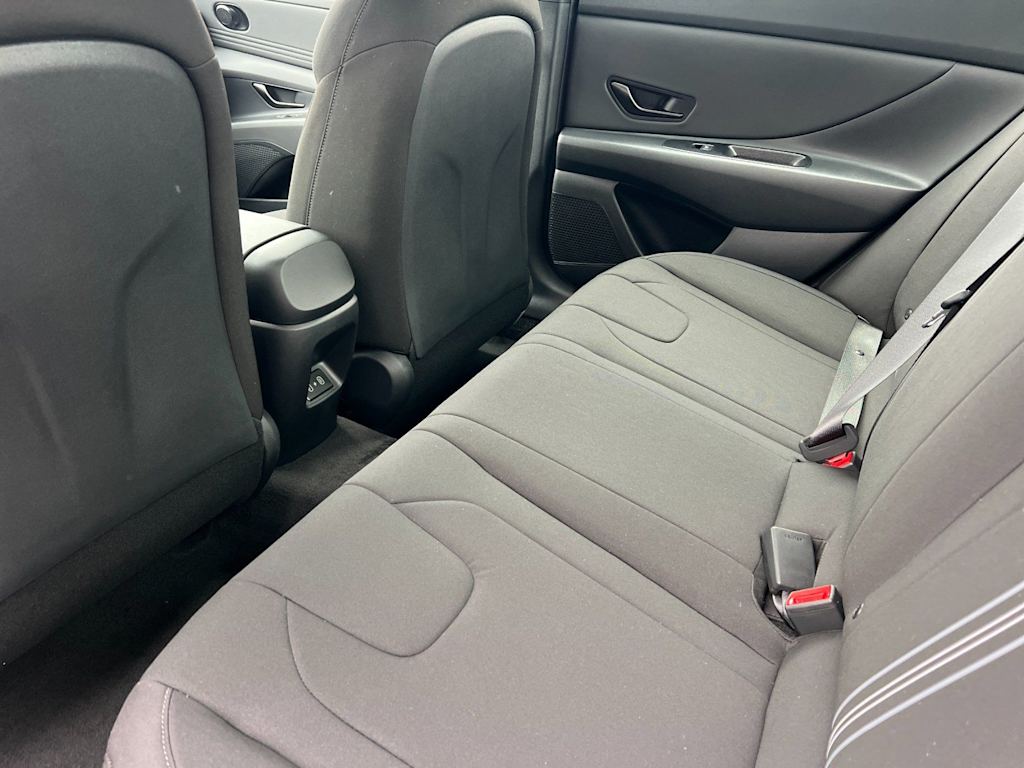 2026 Hyundai Elantra Blue - Photo 12