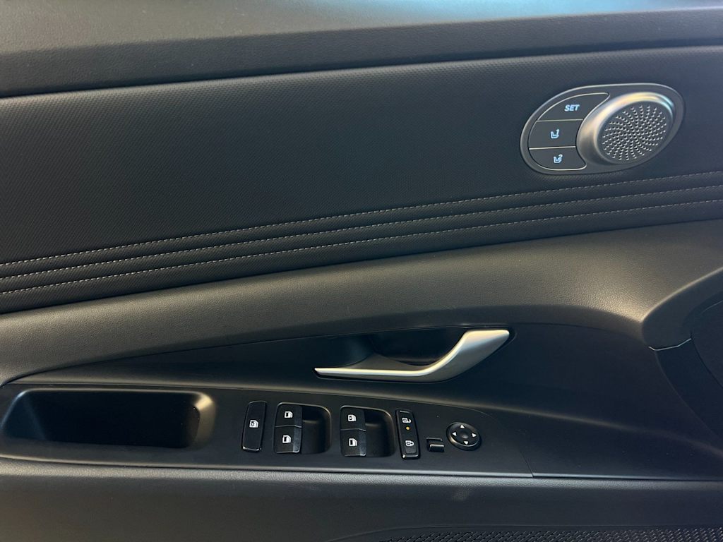 Thumbnail: 2026 Hyundai Elantra - 22