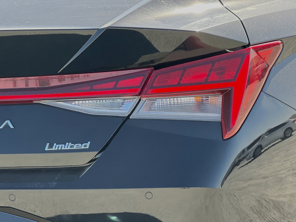 2021 Hyundai Elantra Limited Edition 30