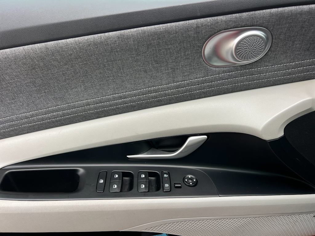 Thumbnail: 2024 Hyundai Elantra - 3