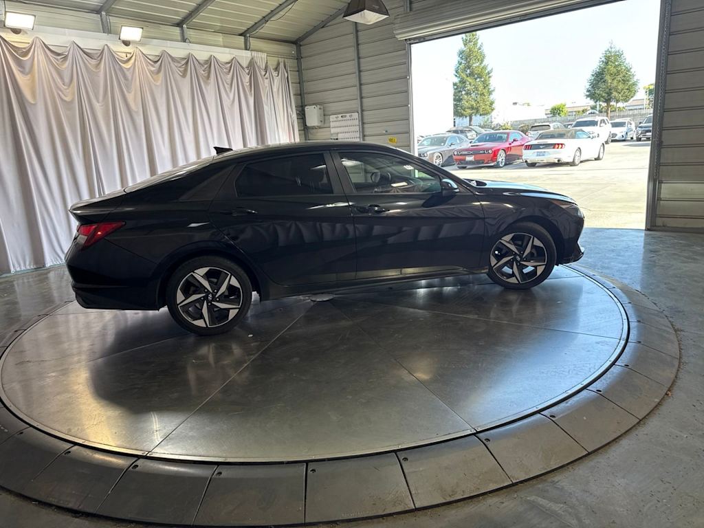 Thumbnail: 2023 Hyundai Elantra - 6