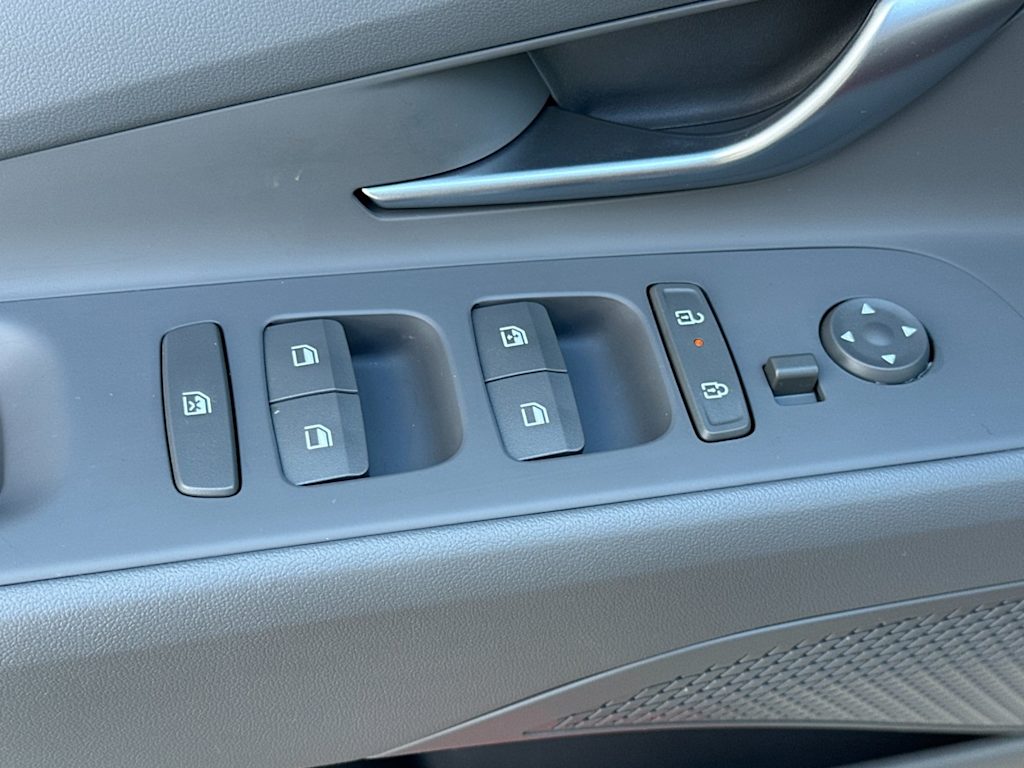 Thumbnail: 2025 Hyundai Elantra - 21