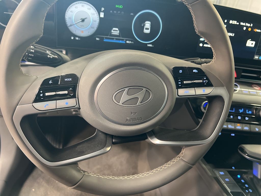 Image of 2025 Hyundai Elantra