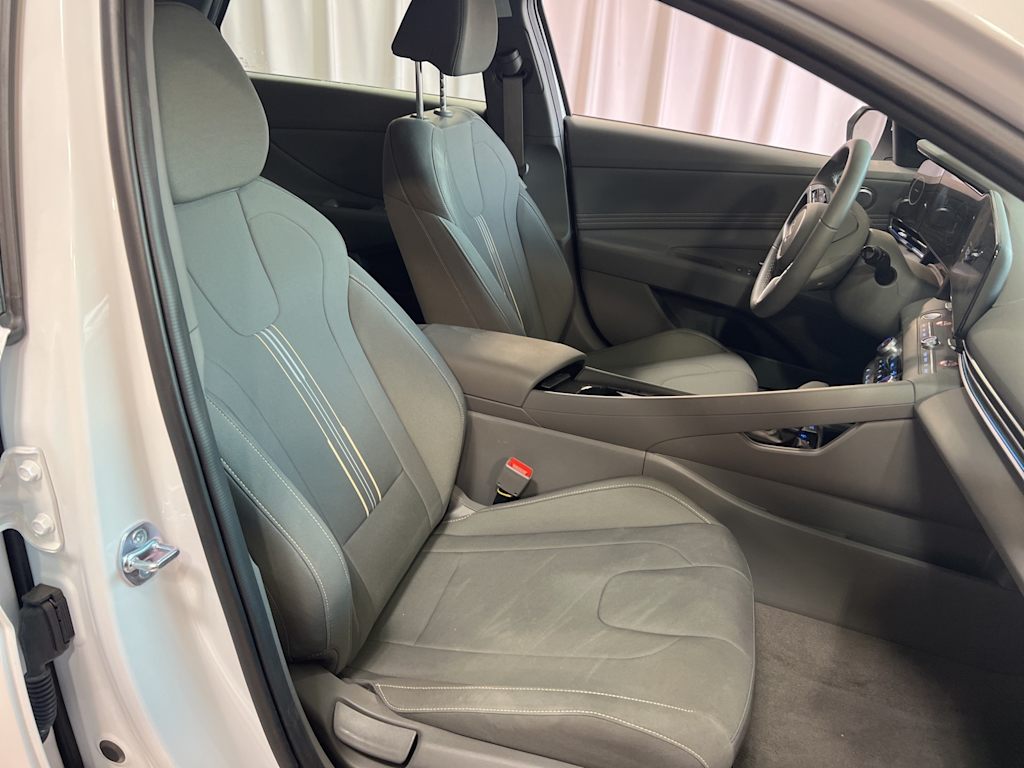 Image of 2025 Hyundai Elantra