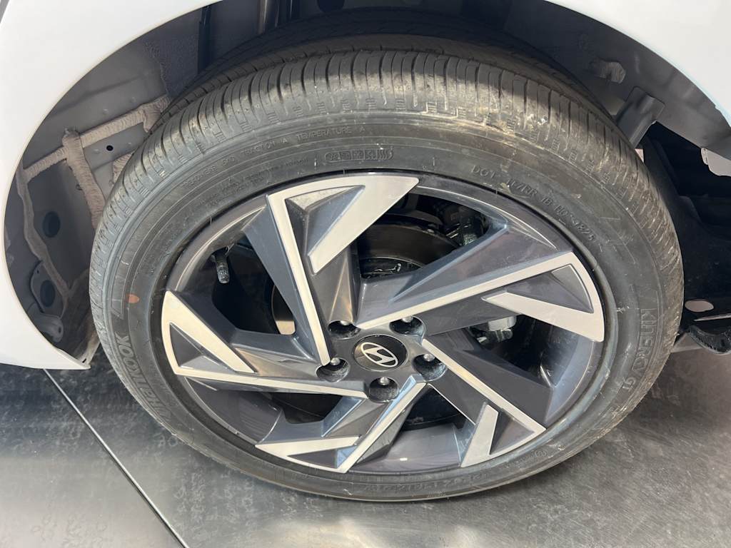 Image of 2025 Hyundai Elantra