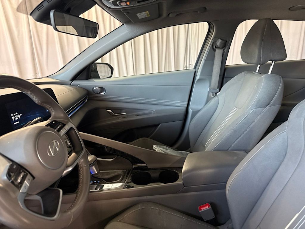 Thumbnail: 2025 Hyundai Elantra - 8