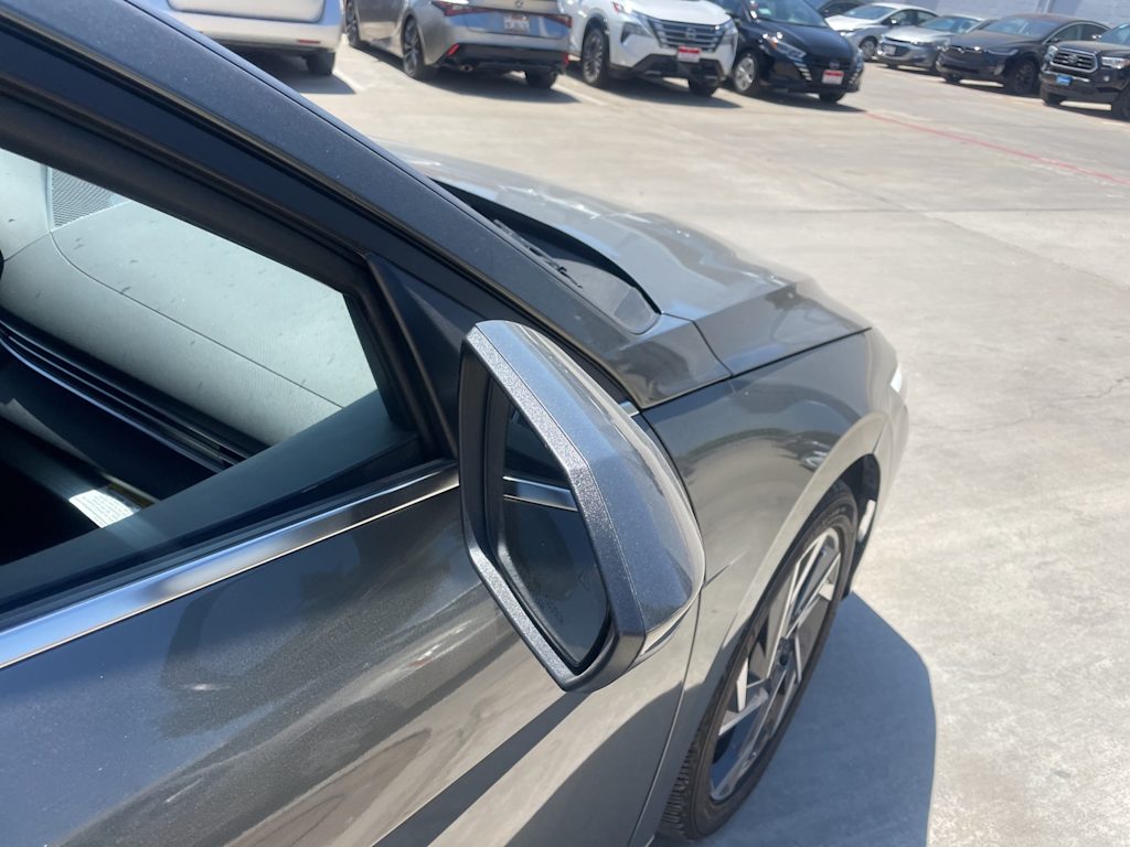 2024 Hyundai Elantra SEL 16