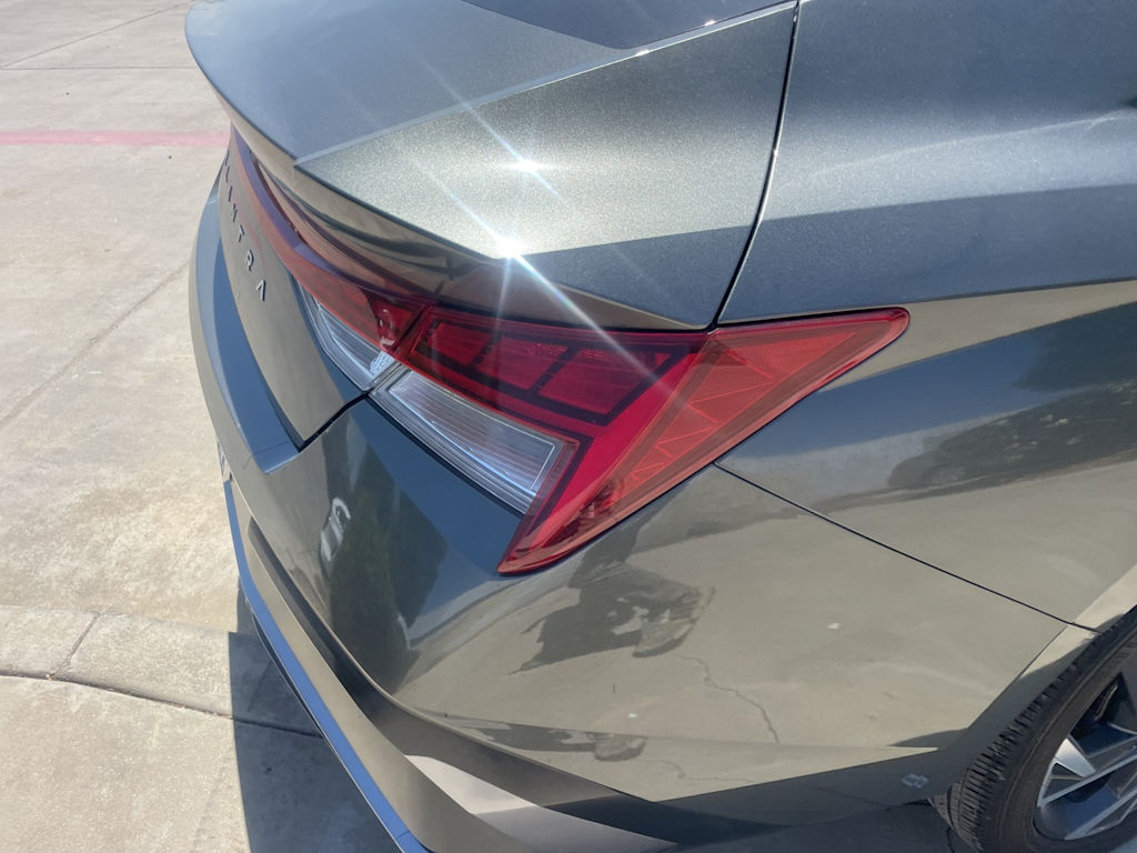 2024 Hyundai Elantra SEL 18