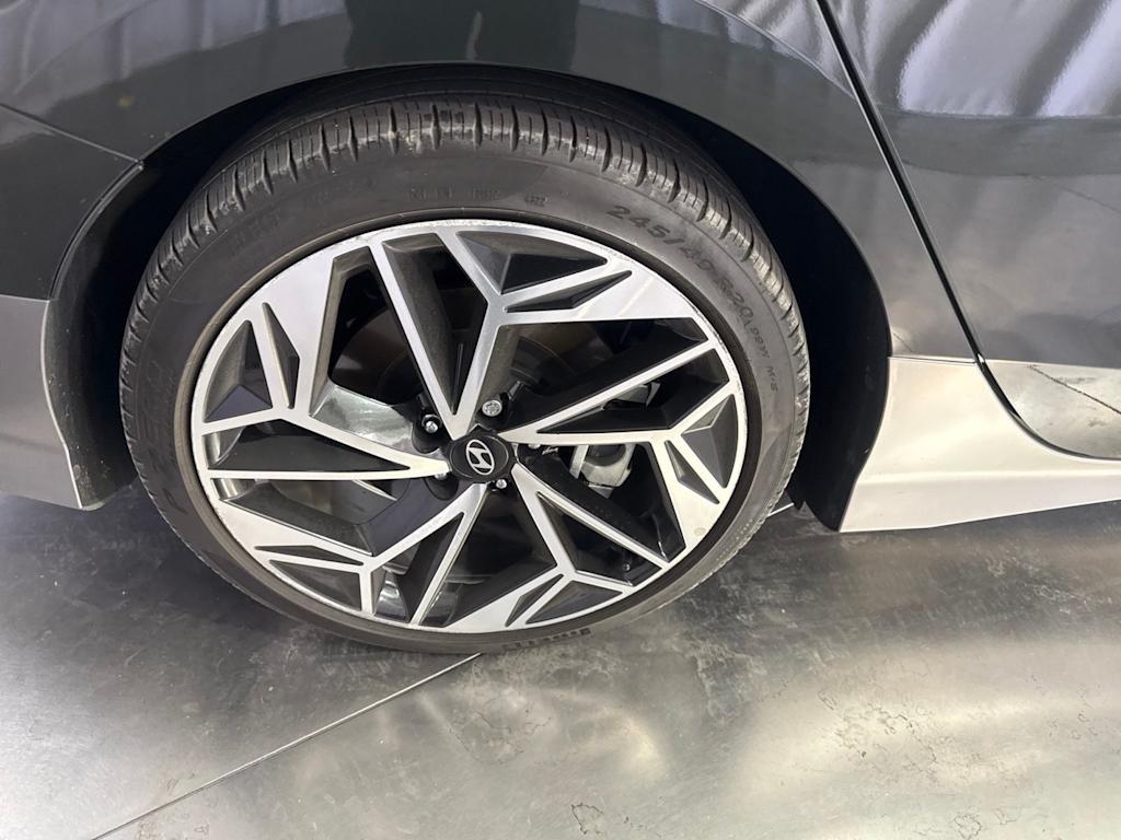 Thumbnail: 2023 Hyundai Ioniq 6 - 18