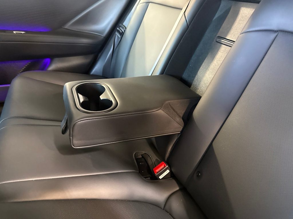 Thumbnail: 2023 Hyundai Ioniq 6 - 19