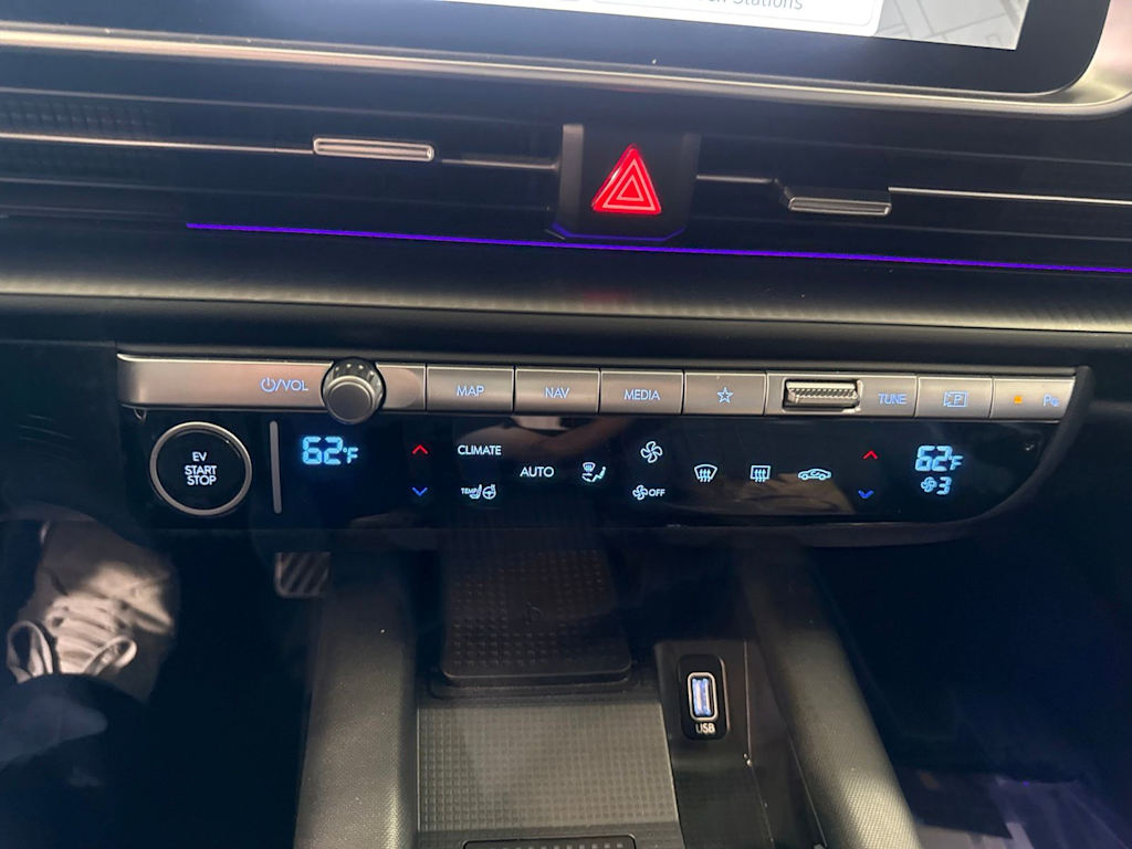 Thumbnail: 2023 Hyundai Ioniq 6 - 27