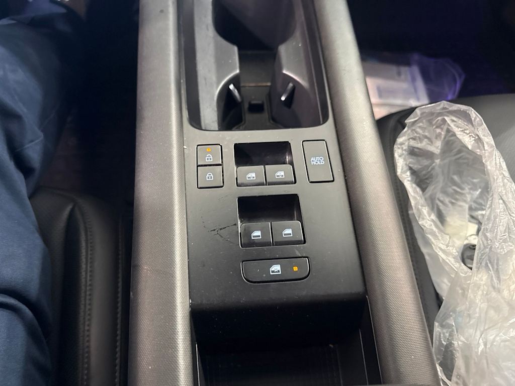 Thumbnail: 2023 Hyundai Ioniq 6 - 10