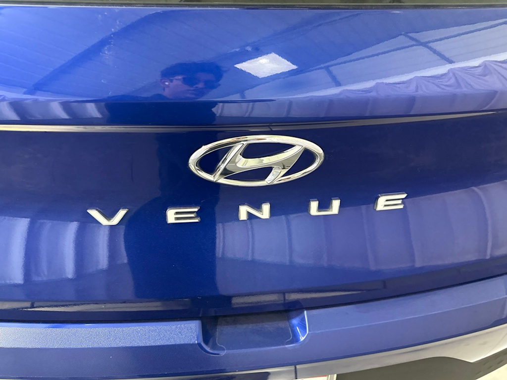 Thumbnail: 2023 Hyundai Venue - 19