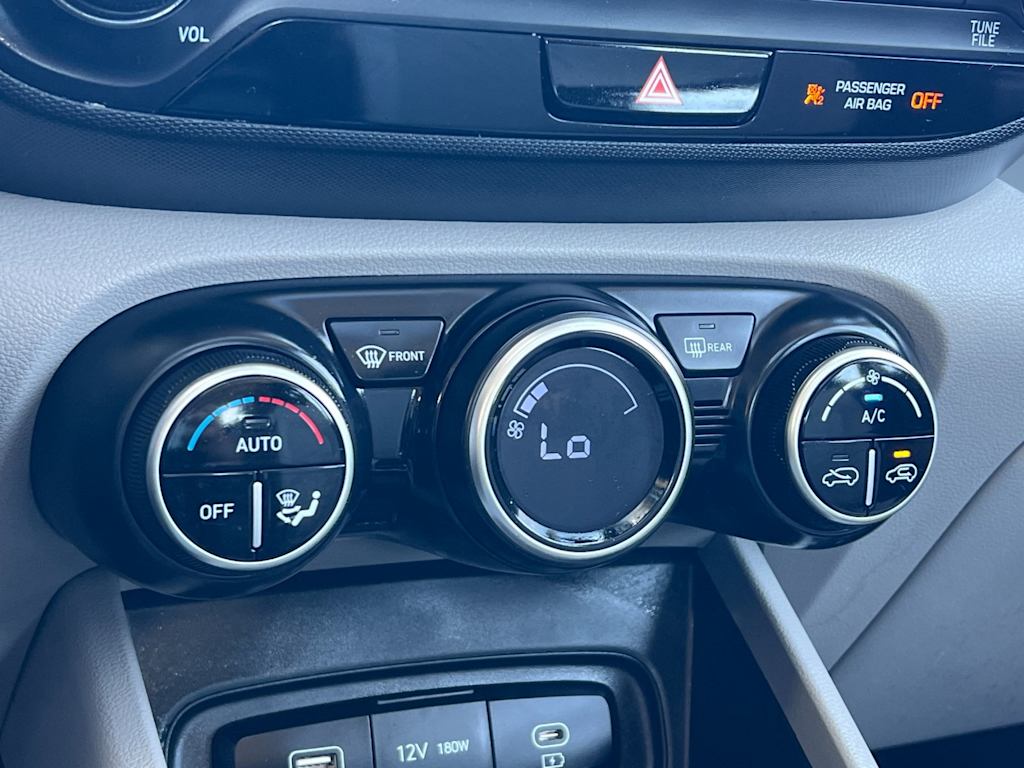 2024 Hyundai Venue SEL 26