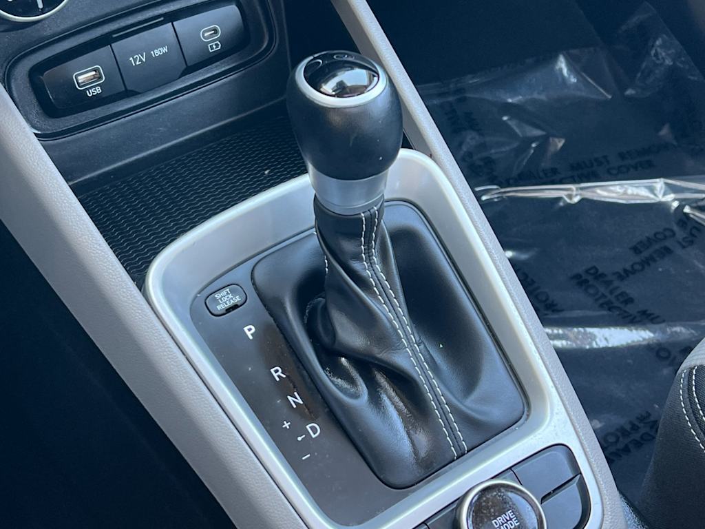 2024 Hyundai Venue SEL 15