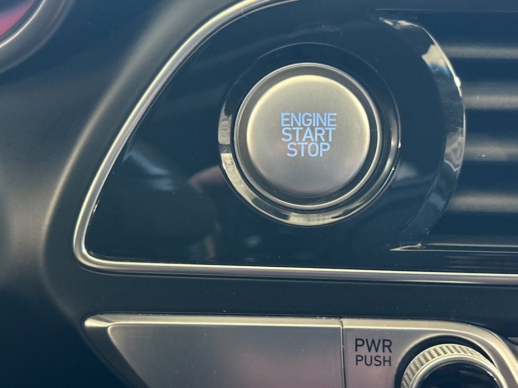 Thumbnail: 2021 Genesis G70 - 25