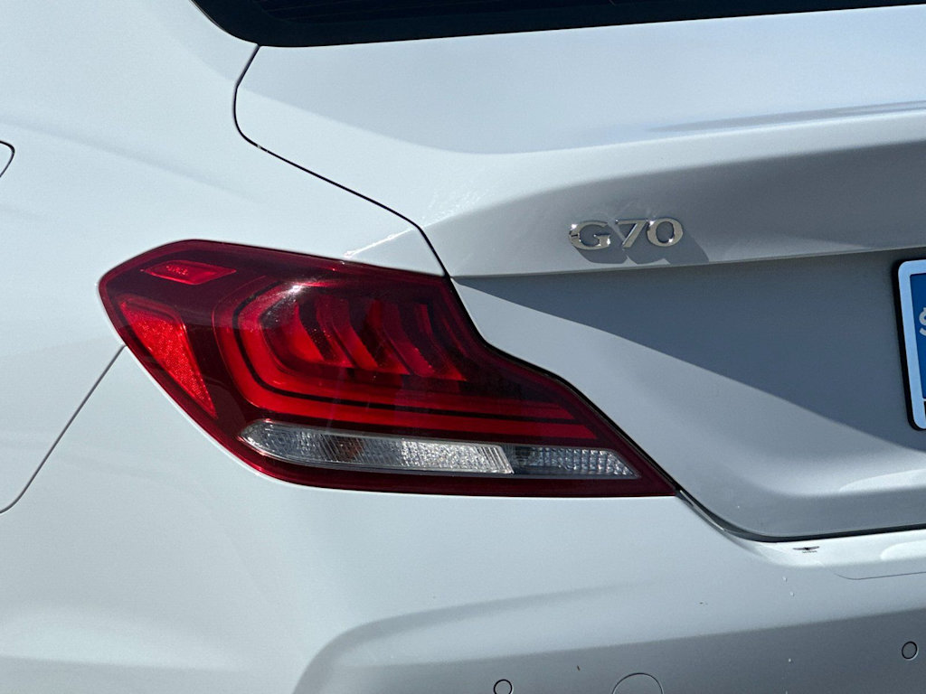 Thumbnail: 2021 Genesis G70 - 28