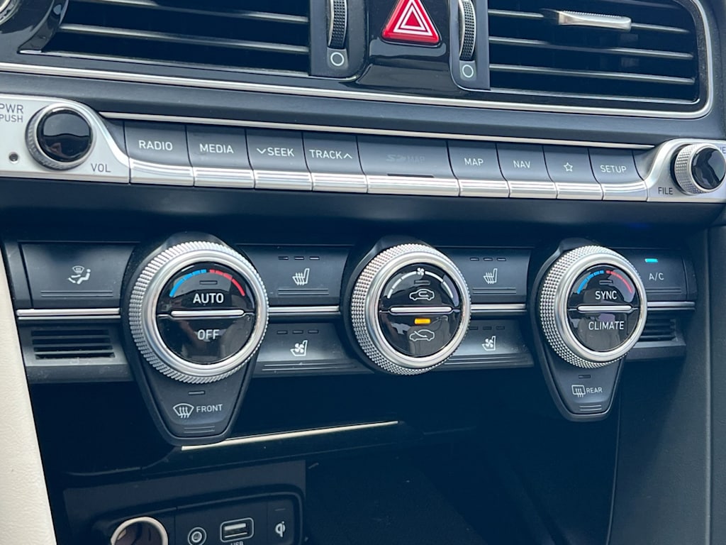 2019 Genesis G70 Design 26