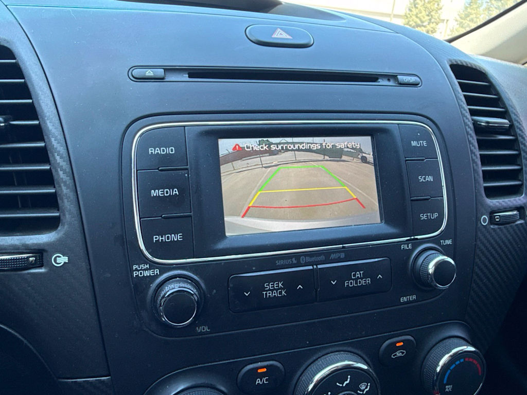 Thumbnail: 2016 Kia Forte - 27