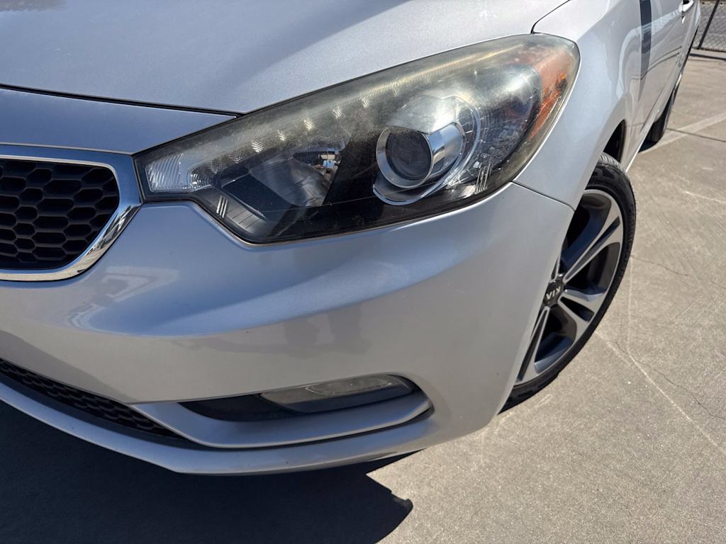 Thumbnail: 2016 Kia Forte - 18