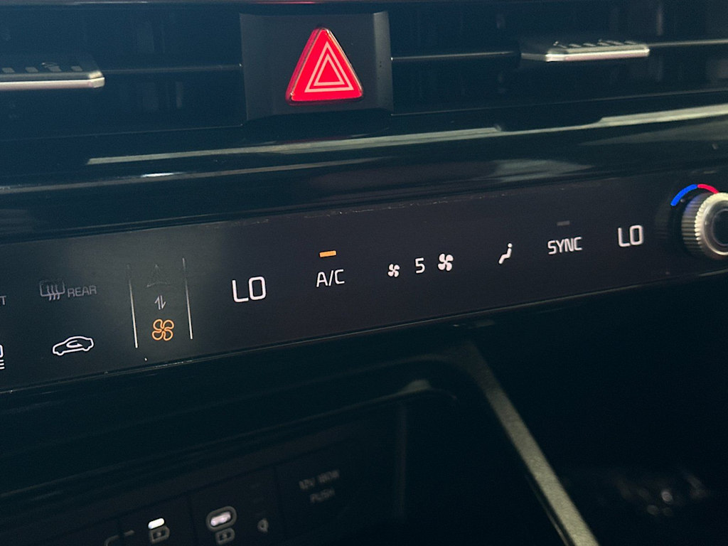 2025 Kia K5 GT-Line - Photo 25