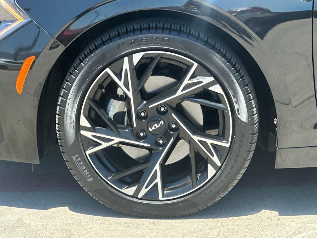 2025 Kia K5 GT-Line - Photo 8
