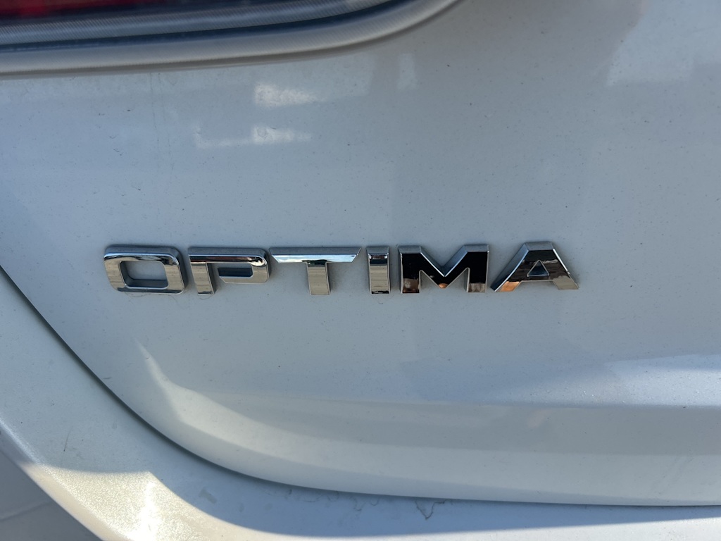 Thumbnail: 2015 Kia Optima - 21