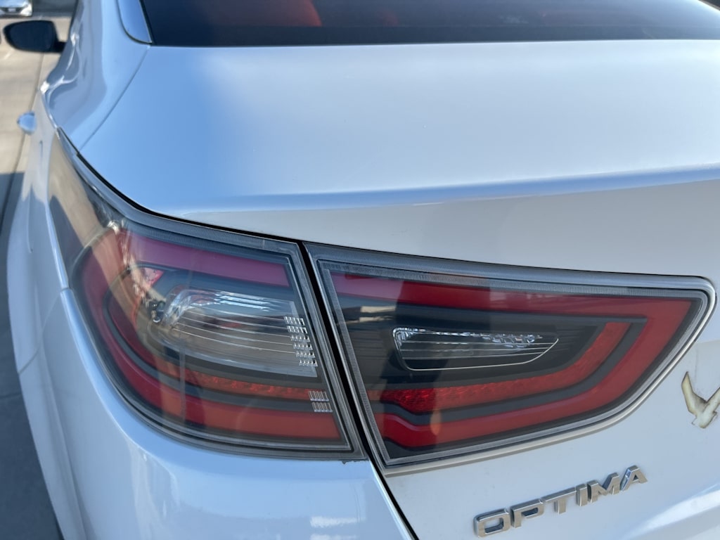 Thumbnail: 2015 Kia Optima - 22