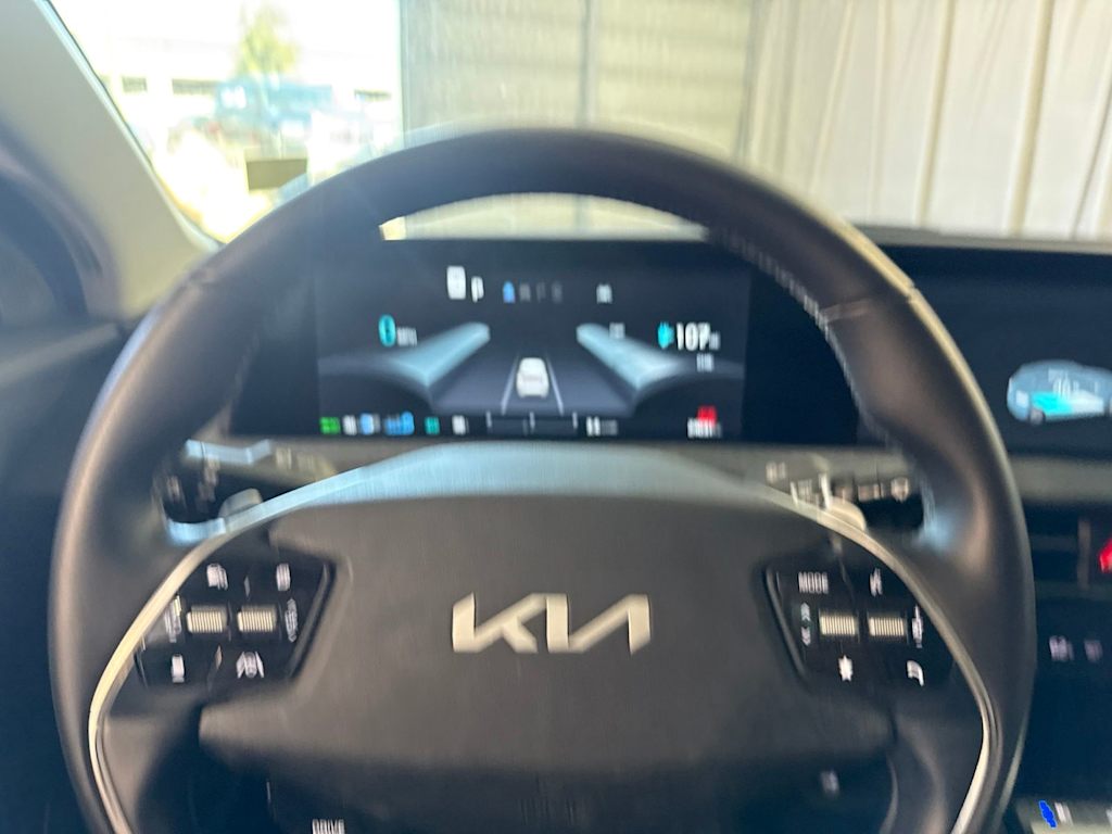 Thumbnail: 2023 Kia EV6 - 2