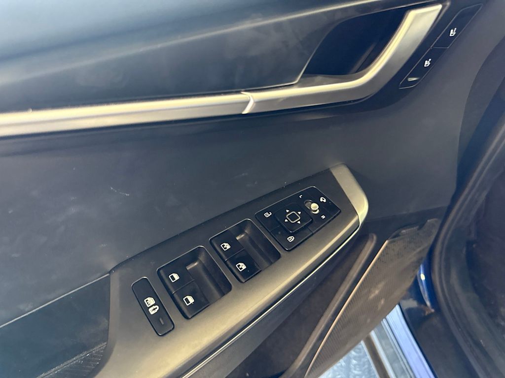 Thumbnail: 2023 Kia EV6 - 18