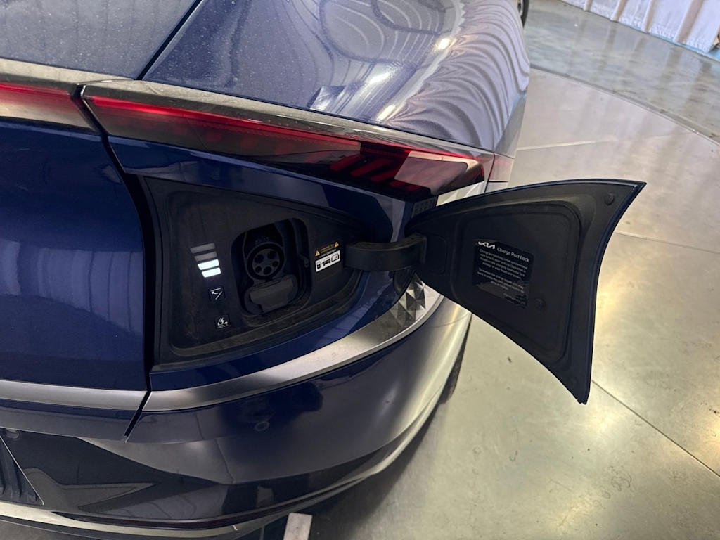Thumbnail: 2023 Kia EV6 - 16