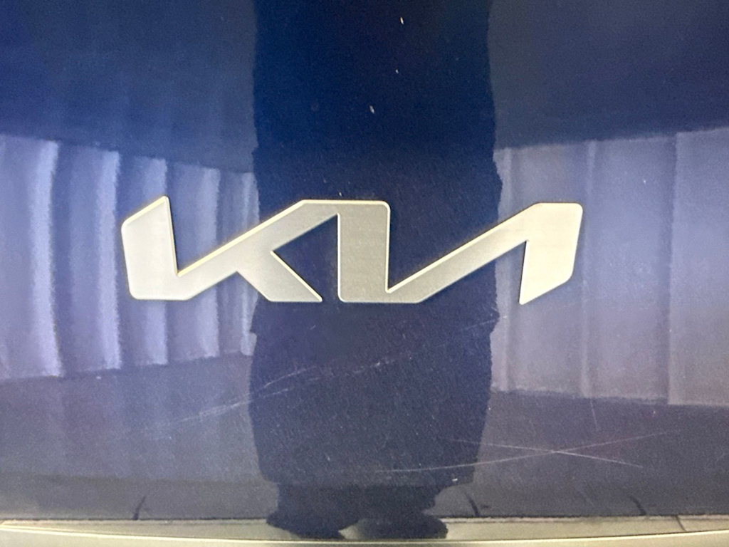 Thumbnail: 2023 Kia EV6 - 15