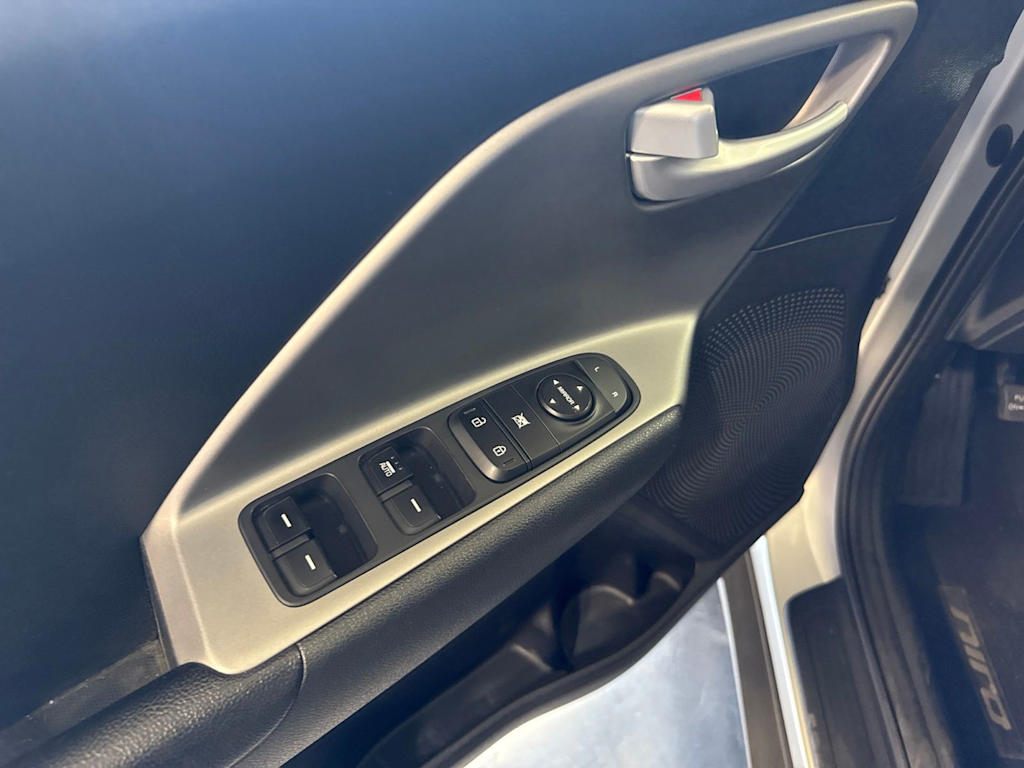 Thumbnail: 2021 Kia Niro - 19