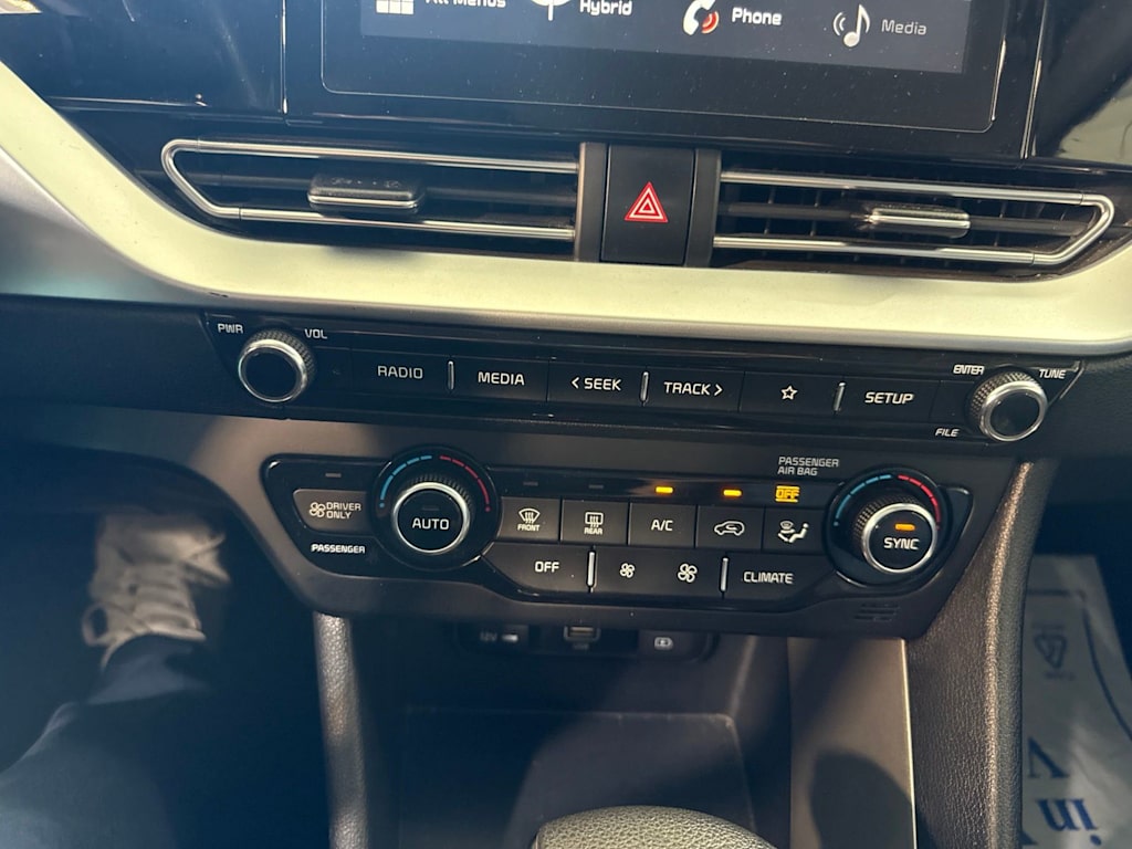 Thumbnail: 2021 Kia Niro - 22
