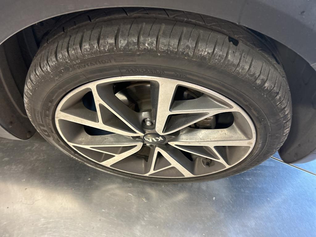 Thumbnail: 2020 Kia Niro - 5