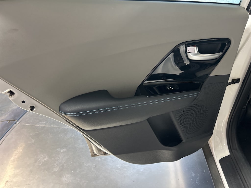 Thumbnail: 2020 Kia Niro - 26