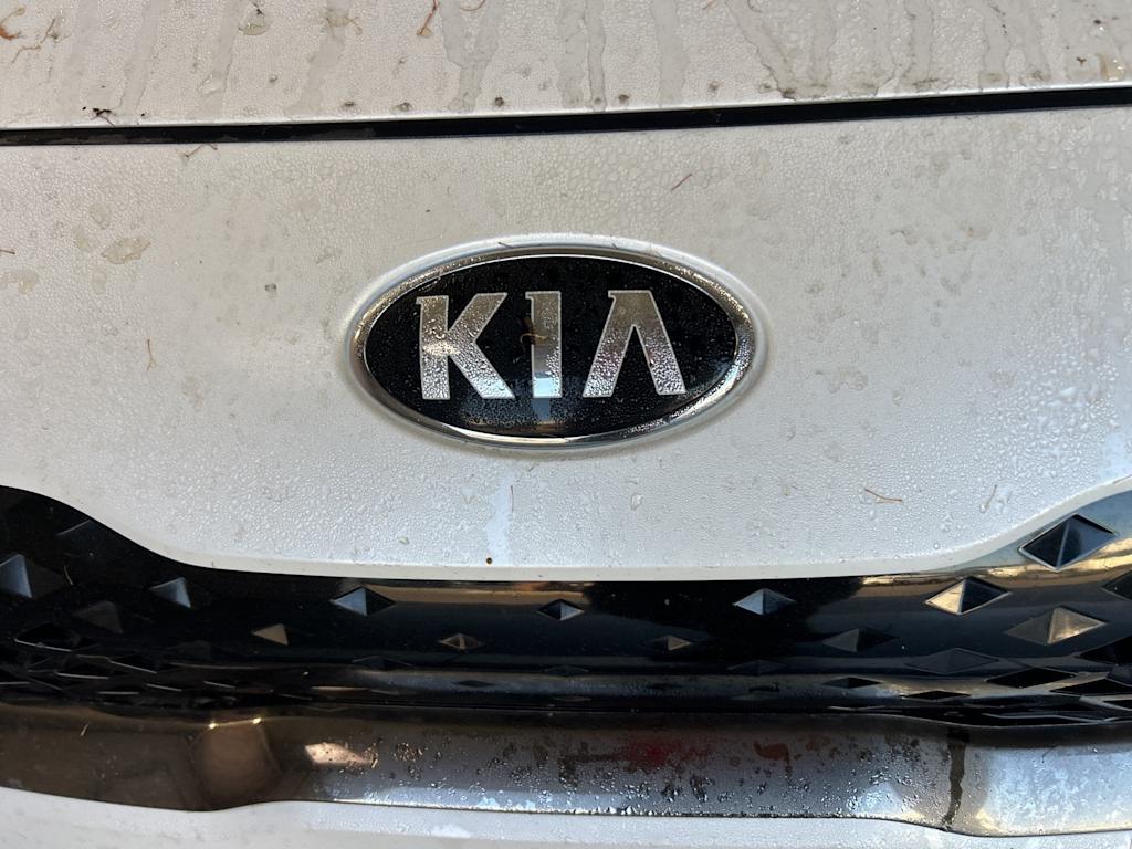 Thumbnail: 2020 Kia Niro - 4