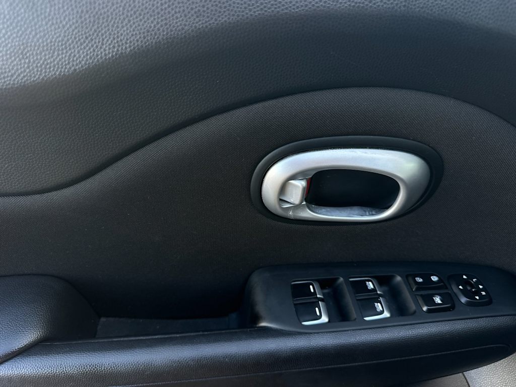 Thumbnail: 2017 Kia Soul - 23