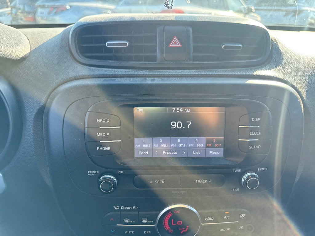 Thumbnail: 2017 Kia Soul - 9