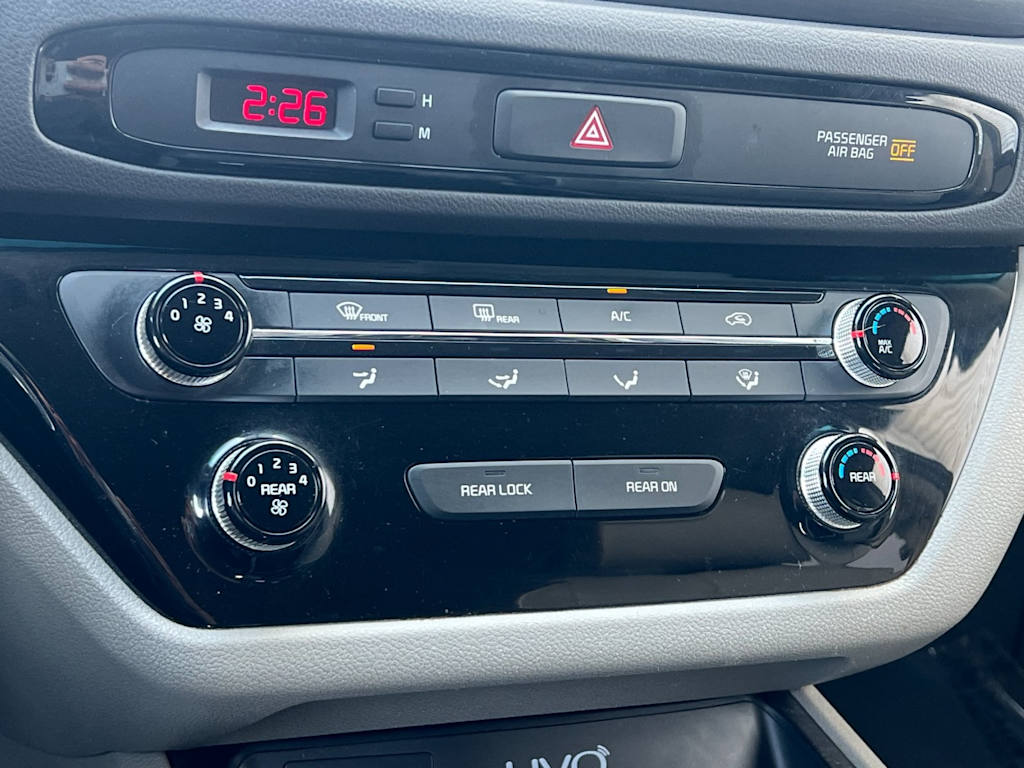 Thumbnail: 2017 Kia Sedona - 27