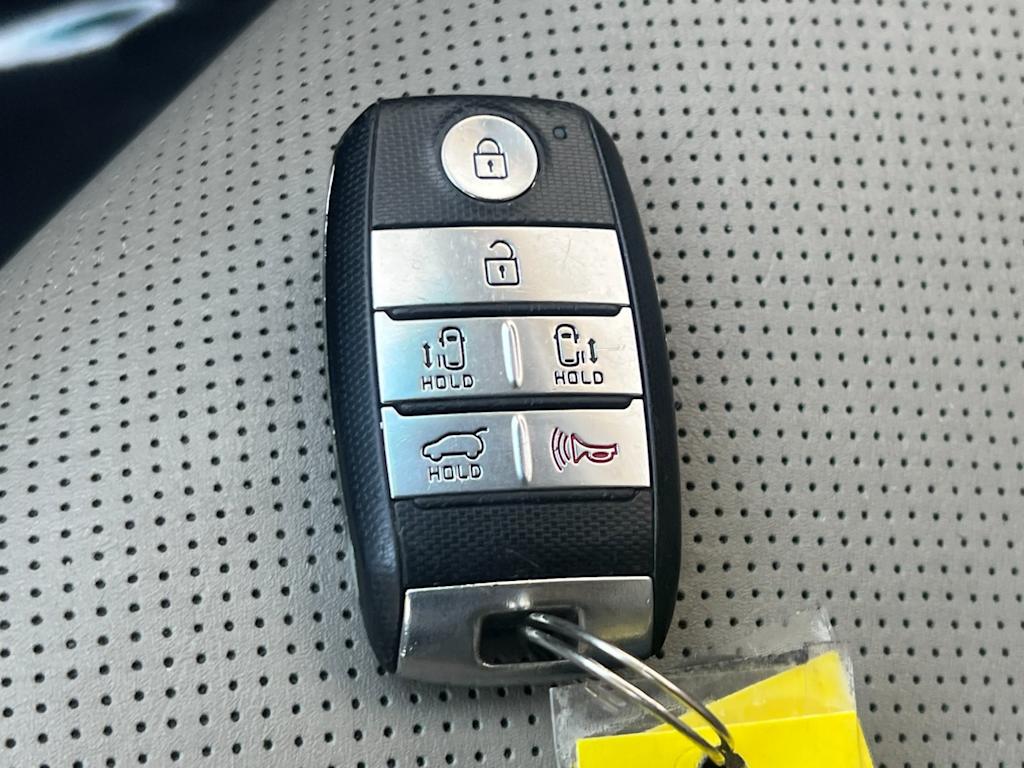 Thumbnail: 2017 Kia Sedona - 18