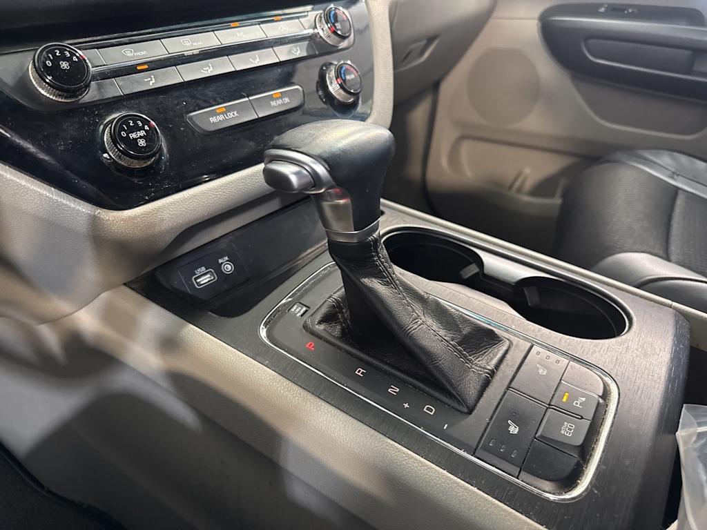 Thumbnail: 2017 Kia Sedona - 10