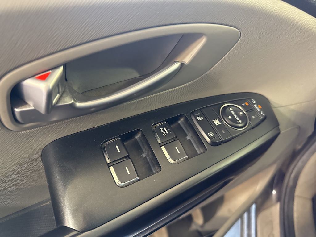 Thumbnail: 2017 Kia Sedona - 19