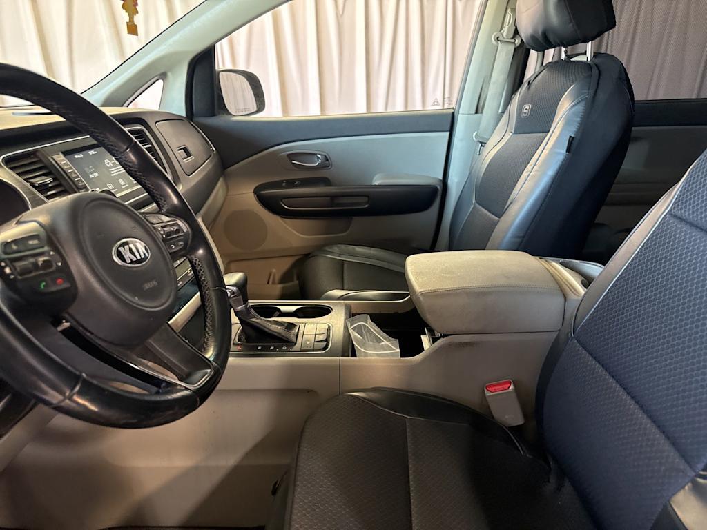 Thumbnail: 2017 Kia Sedona - 7