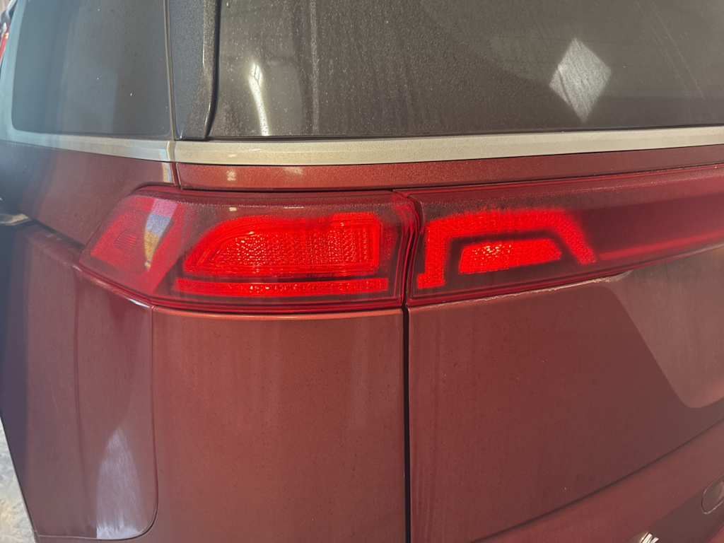 Thumbnail: 2022 Kia Carnival - 16